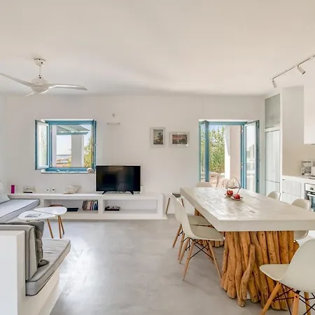 G&k Blue House On Agia Anargyroi Beach, Feriehus