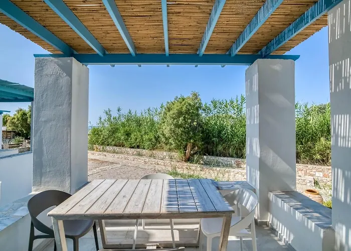 Nyaraló G&k Blue House On Agia Anargyroi Beach, Náusza